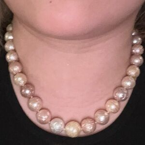 Multicolor pearls by Baroque